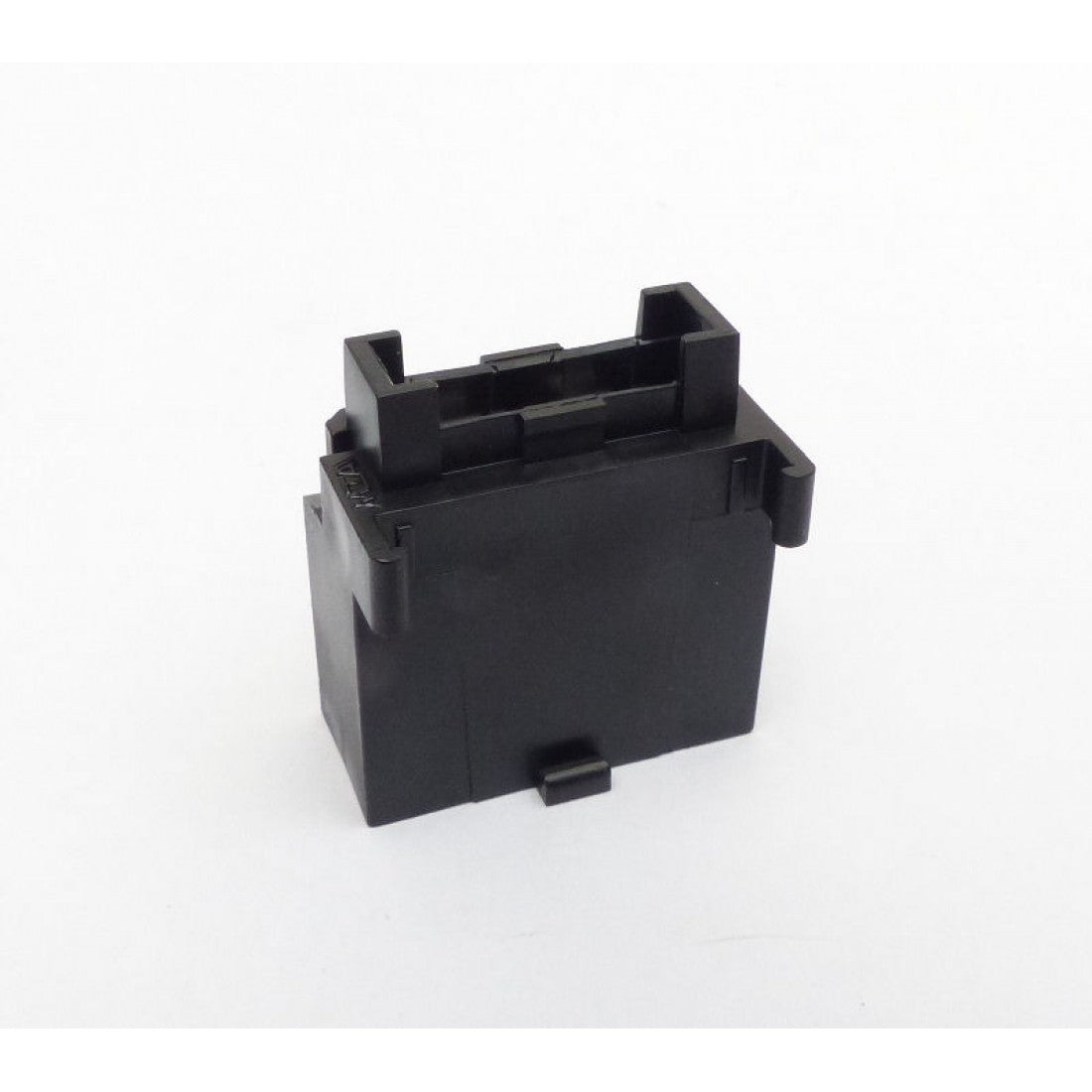 Interlocking Under Entry Blade Fuse Holder